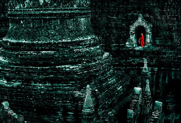 Holy Walls-Vincent Liew