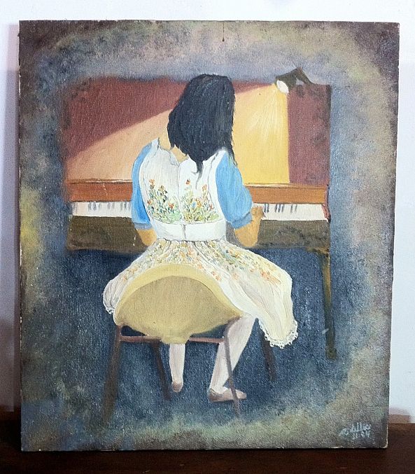 Solange playing Piano.-Keller Rubens