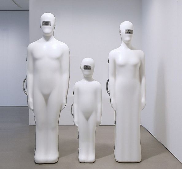 Les étuis à humains - Human cases-Klaus Guingand
