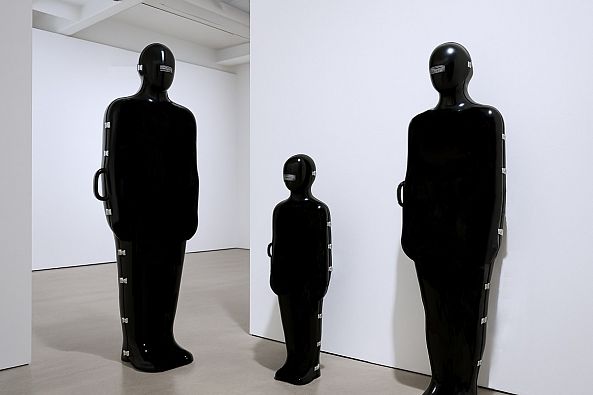 Les étuis à humains 2 - Human cases 2-Klaus Guingand