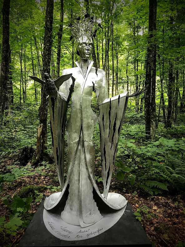 La Dame aux oiseaux-Angèle Lux