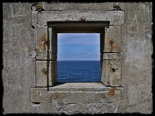 View on the Sea-Le Dormeur Du Vol