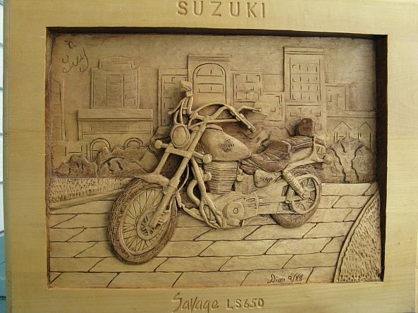 Moto Suzuki Savage-Diane Michaud