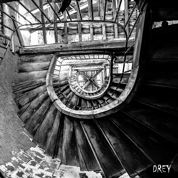 Stairway to nowhere-Drey .